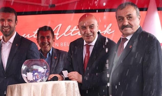 Keçiören'de Kafkaslar Kapalı Spor Salonu'nun Temelleri Atıldı