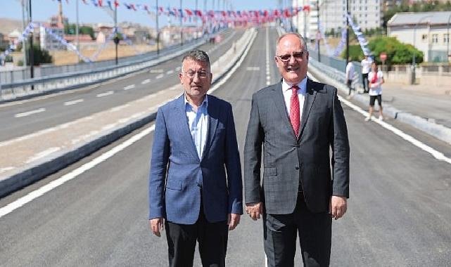 Erzincan Çevre Yolu Stadyum Yanı Üst Geçit ve Bağlantı Yolu Hizmete Açıldı…