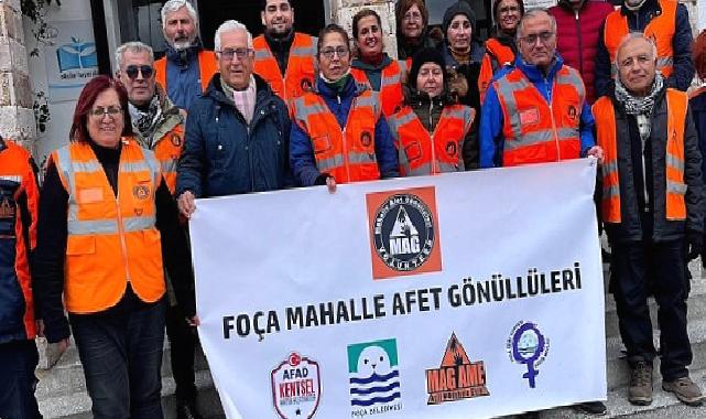 FOÇA ' nın mahalle afet gönüllüleri halkı depreme karşı hazırlıyor