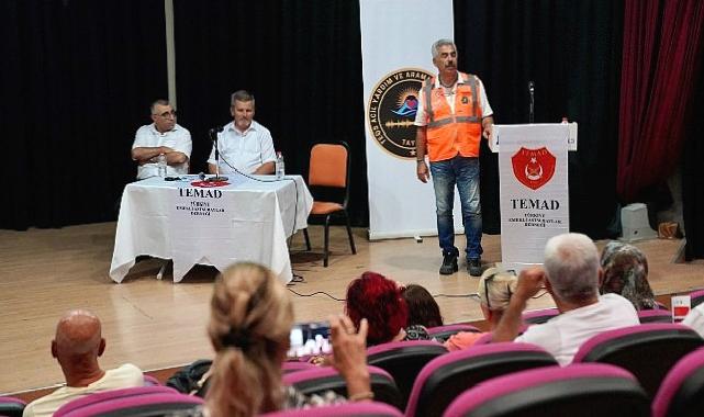 Seferihisar'da deprem konferansı yapıldı