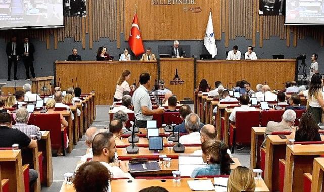 İzmir Büyükşehir Meclisi'nden Başkan Soyer'e yetki