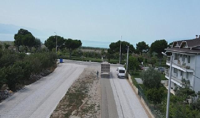 İznik Belediyesi'nden Yollara Sathi Kaplama Çalışması