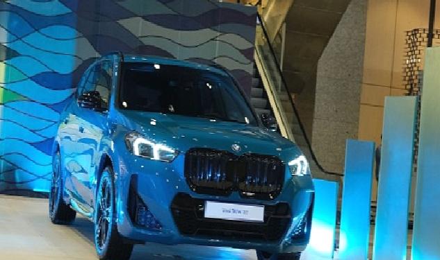 Tamamen Elektrikli Yeni BMW iX1 CI Bloom'da Sanatseverlerle Buluşuyor