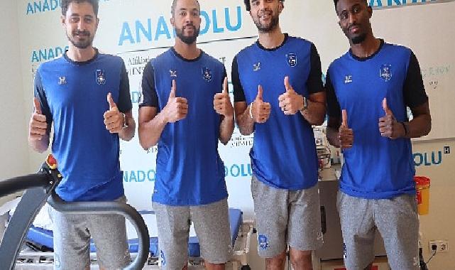 Anadolu Efesli 4 basketbolcu sağlık kontrolünden geçti