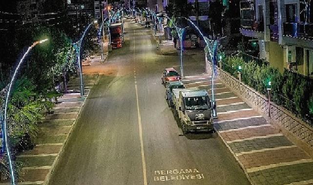 Bergama'da yollar yenileniyor, halk refaha kavuşuyor