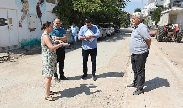 Efes Selçuk'ta yollar, aydınlatma direkleri ve parklar..