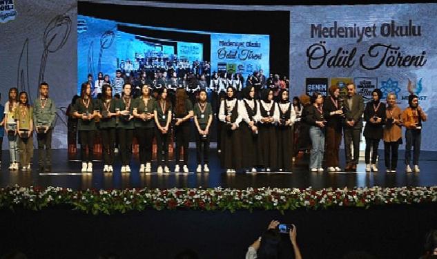 Konya Büyükşehir'in Yarışmalarında Dereceye Giren Öğrenciler Ödüllerini Aldı