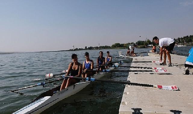 Başkent gençlerin kürek yarışlarına sahne oldu