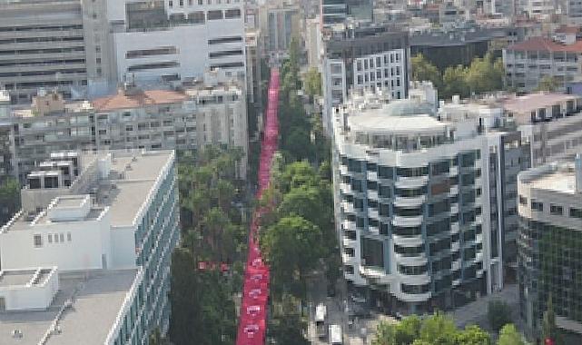 İzmirliler geleneksel Zafer Yürüyüşü'nde buluştu