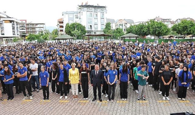 Başkan Böcek yeni eğitim öğretim yılını öğrencilerle karşıladı