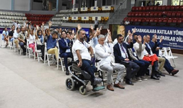 İzmir Büyükşehir Belediyesi Gençlik ve Spor Kulübü'nde Bayrak Değişimi