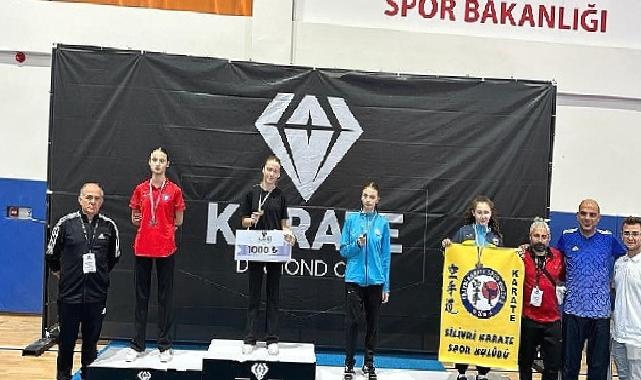 Nilüferli Karatecilerden 1 Altın 2 Bronz Madalya