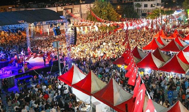 Kınık Belediyesi Hasat Festivali'ni Büyük Bir Coşkuyla Bitirdi