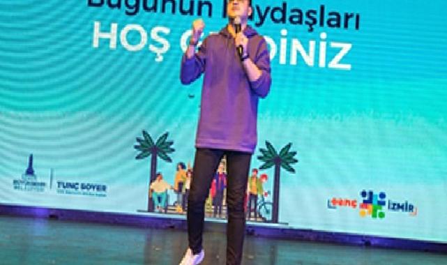 İzmir Büyükşehir Belediyesi'nden Gençlere Yapay Zekâ Eğitimi