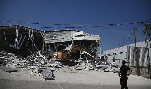 Nilüfer'de İki Kaçak Yapı Daha Yıkıldı