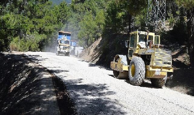 Kaş Yuvacık grup yolu asfaltlanıyor