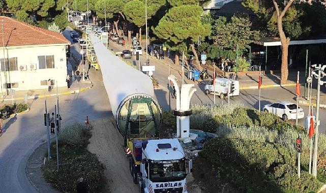 Ödemiş'te Dev Rüzgâr Kanatları Şehir Merkezinden Geçti; Başkan Eriş "Çevre Yolu" için Çağrıda Bulundu